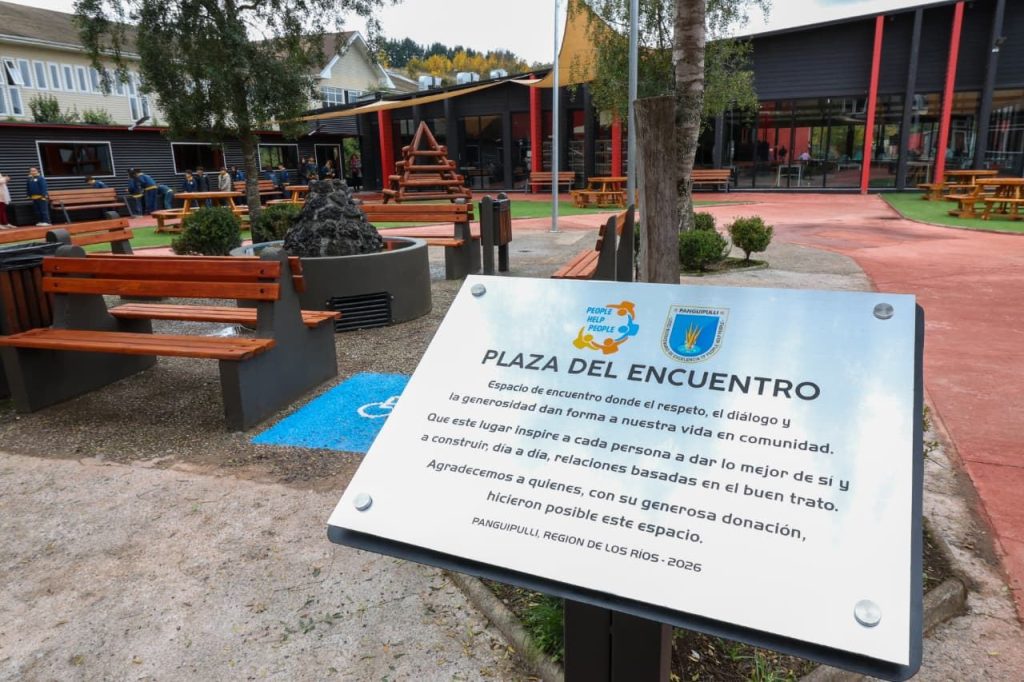 plaza-encuentro-panguipulli.jpg