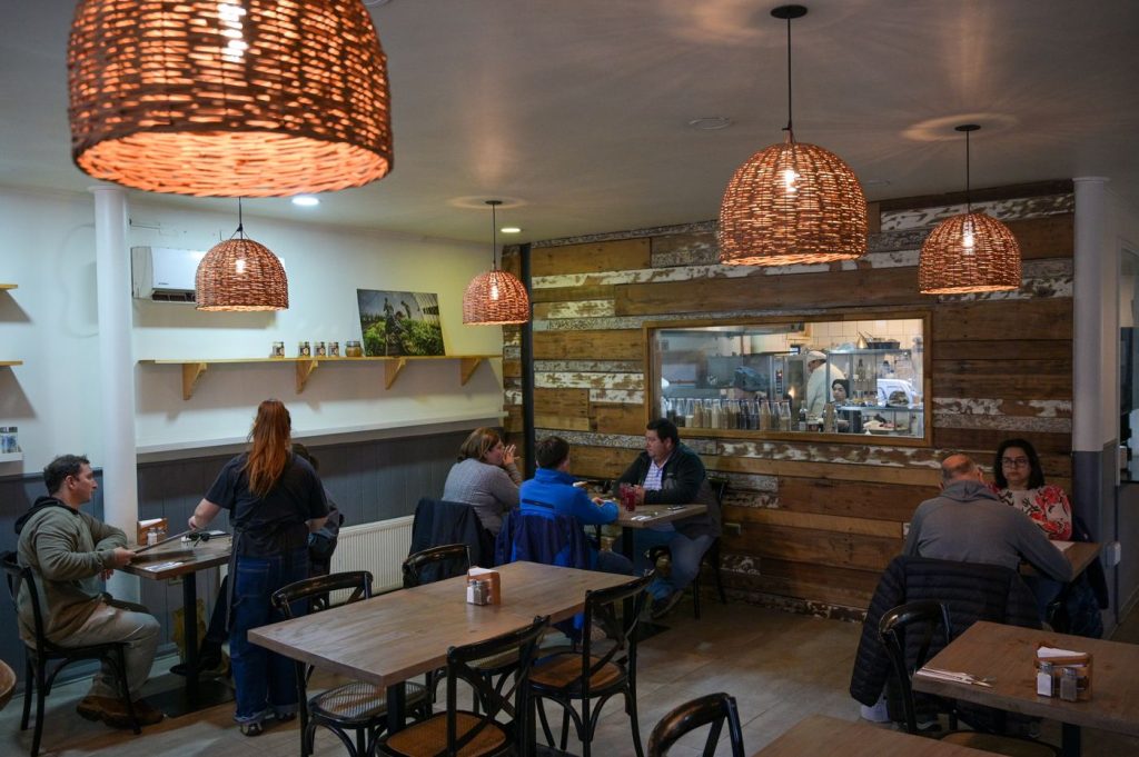 restaurant-escuela-salon.jpg